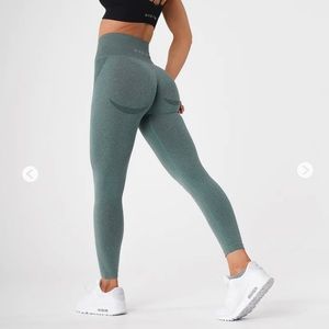 NVGTN Forest Green Contour Seamless Leggings - NEW WITH TAGS